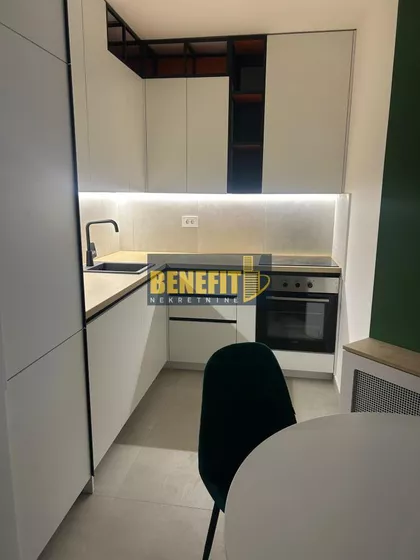 Cara Dušana | 4zida.rs