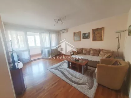 Blok 33 - Geneks | 4zida.rs