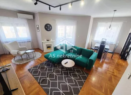 Vukov Spomenik | 4zida.rs