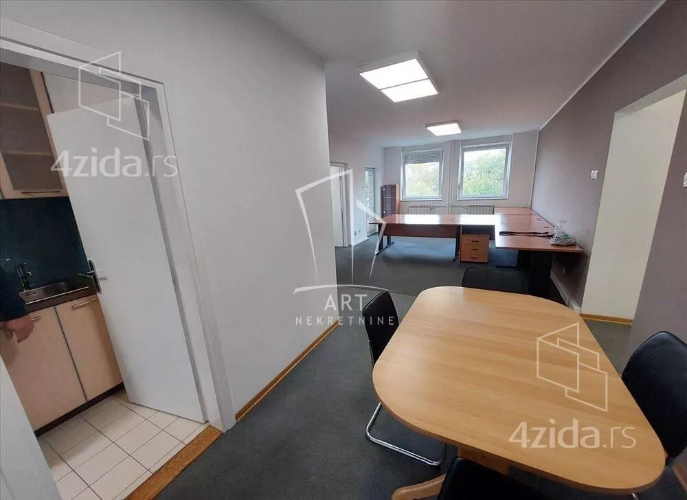 Poslovni prostor | 4zida