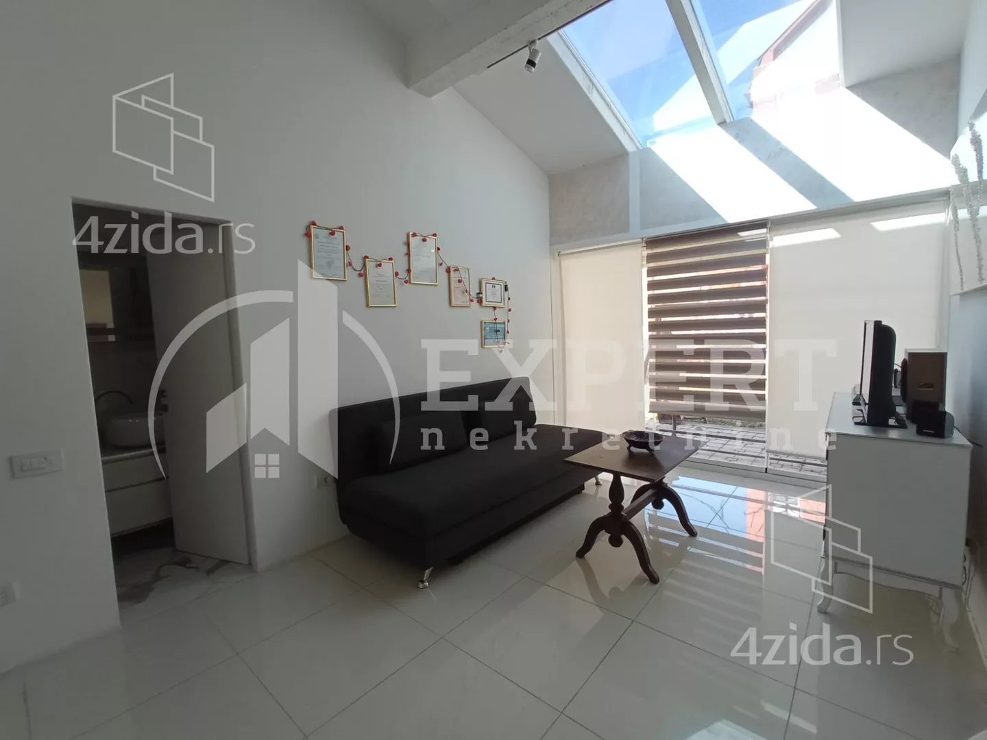 Lokal | 4zida