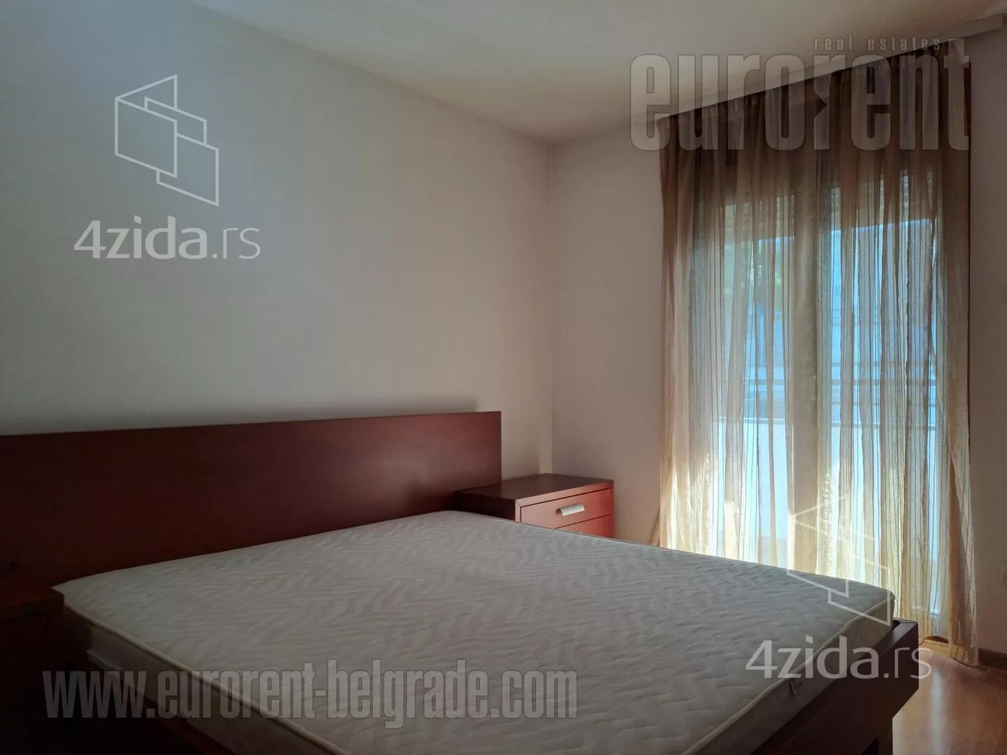 Petosoban stan | 4zida