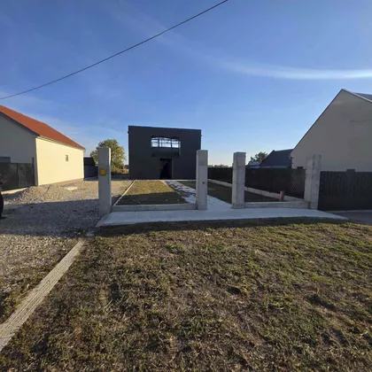 Novi Karlovci | 4zida.rs