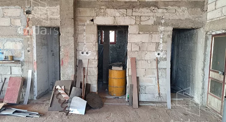 Poslovna zgrada | 4zida