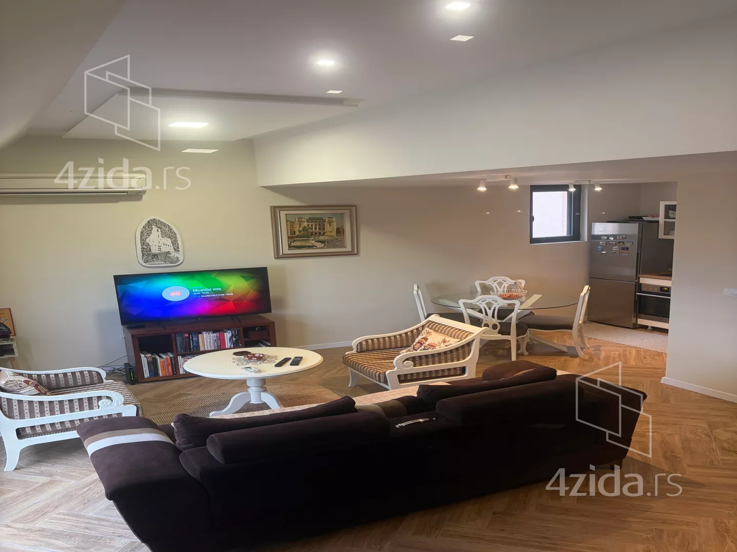 Dvoiposoban stan | 4zida