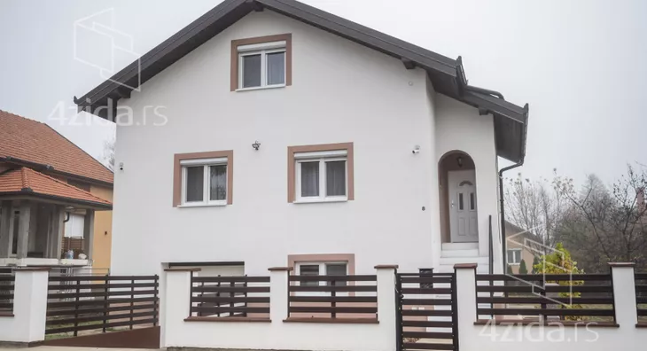 3-etažna kuća | 4zida