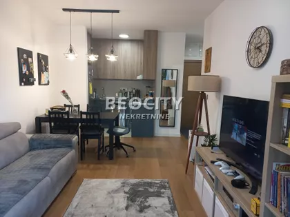 Heroja Pinkija | 4zida.rs