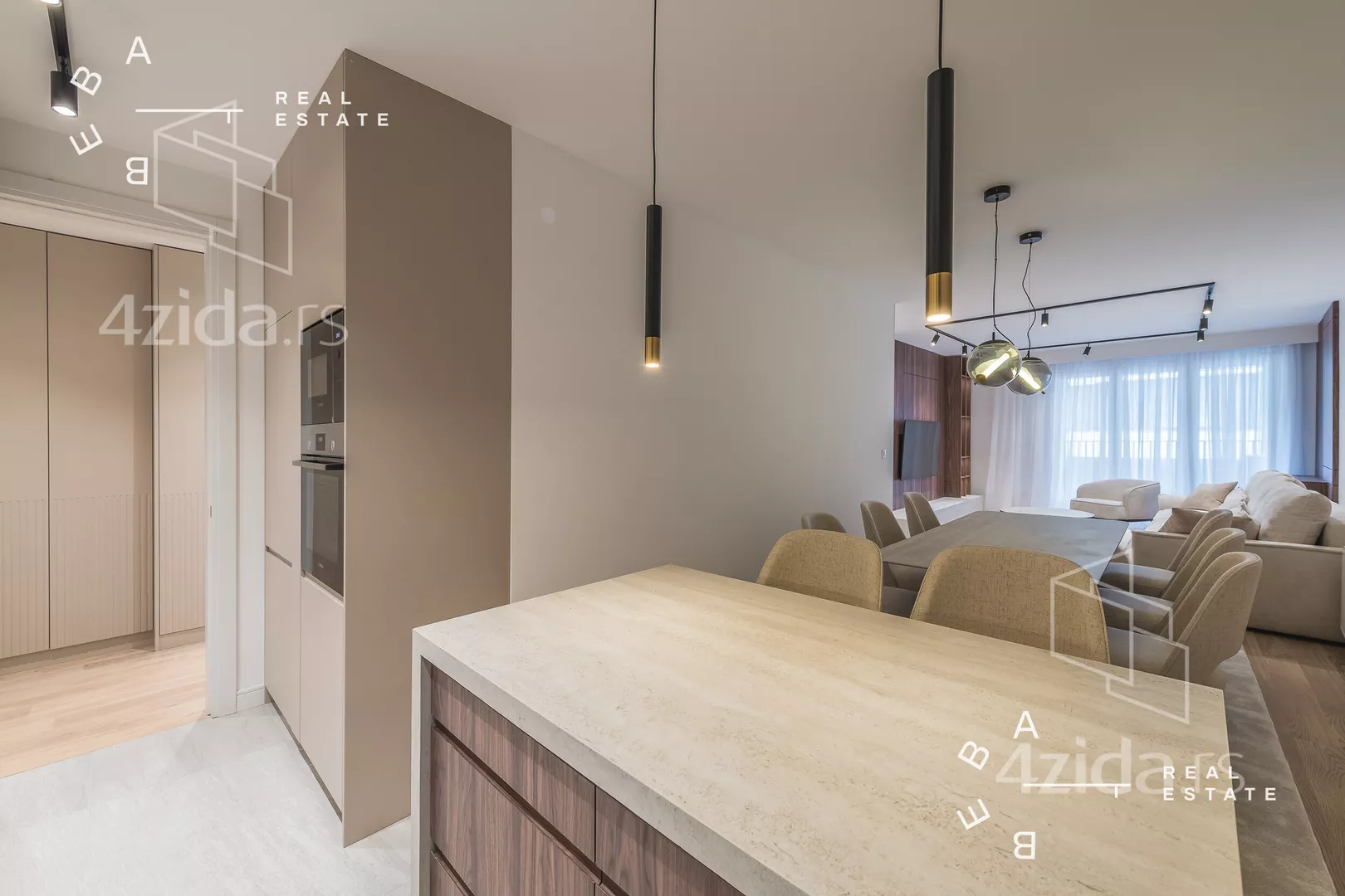 Četvorosoban stan | 4zida