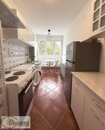 Jovana Bijelića | 4zida.rs