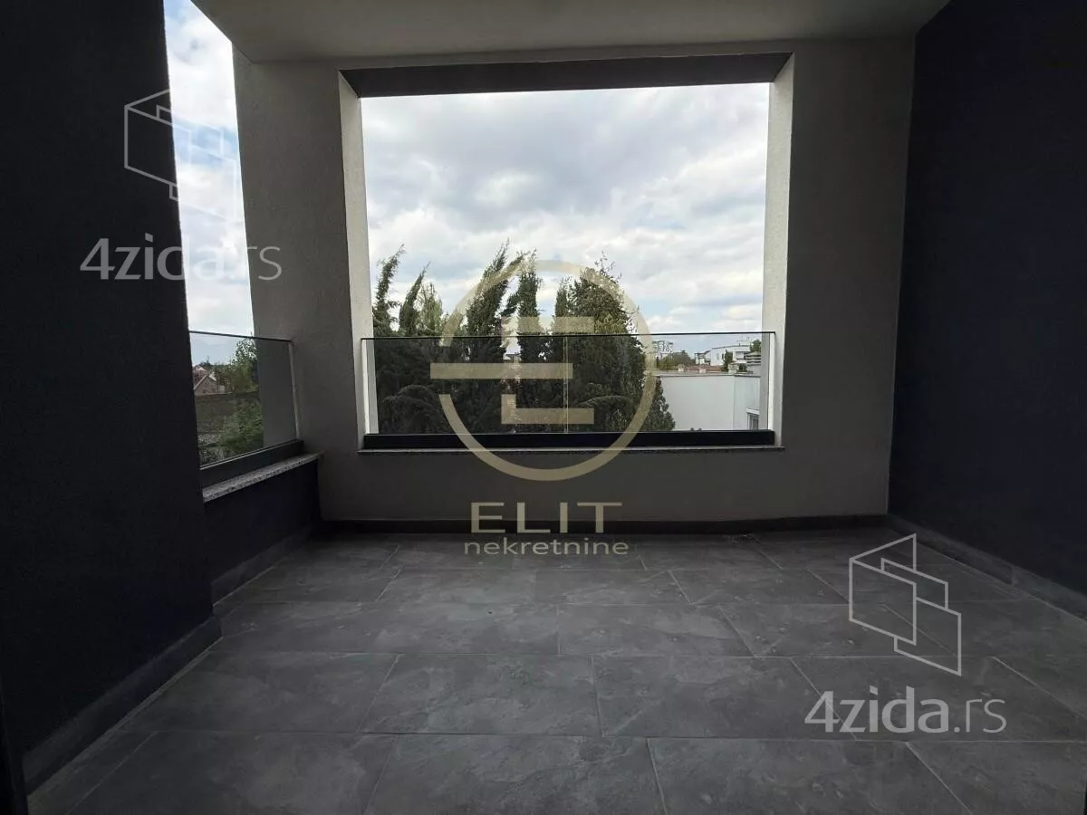 Šestosoban stan | 4zida