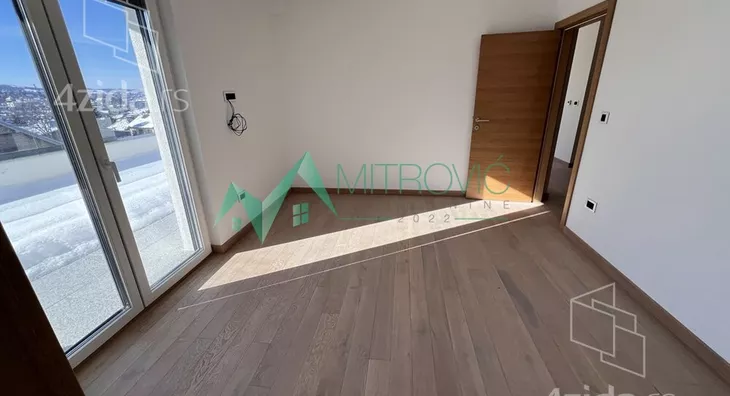 Šestosoban stan | 4zida