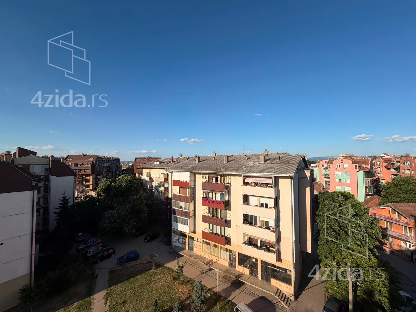 Troiposoban stan | 4zida