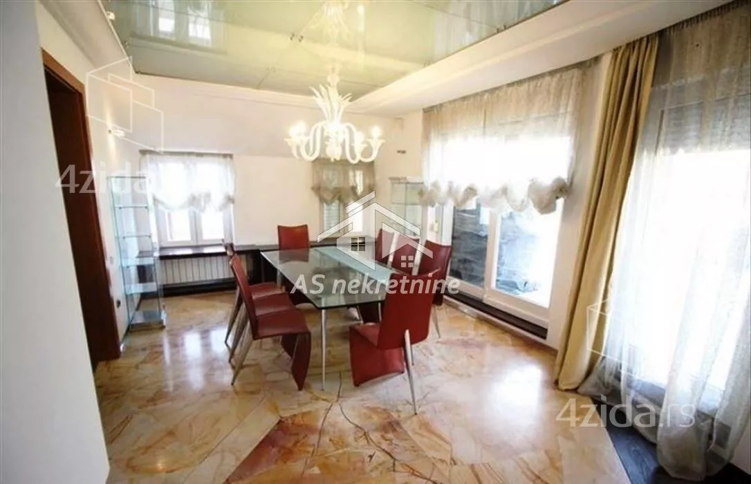 Četvoroiposoban stan | 4zida