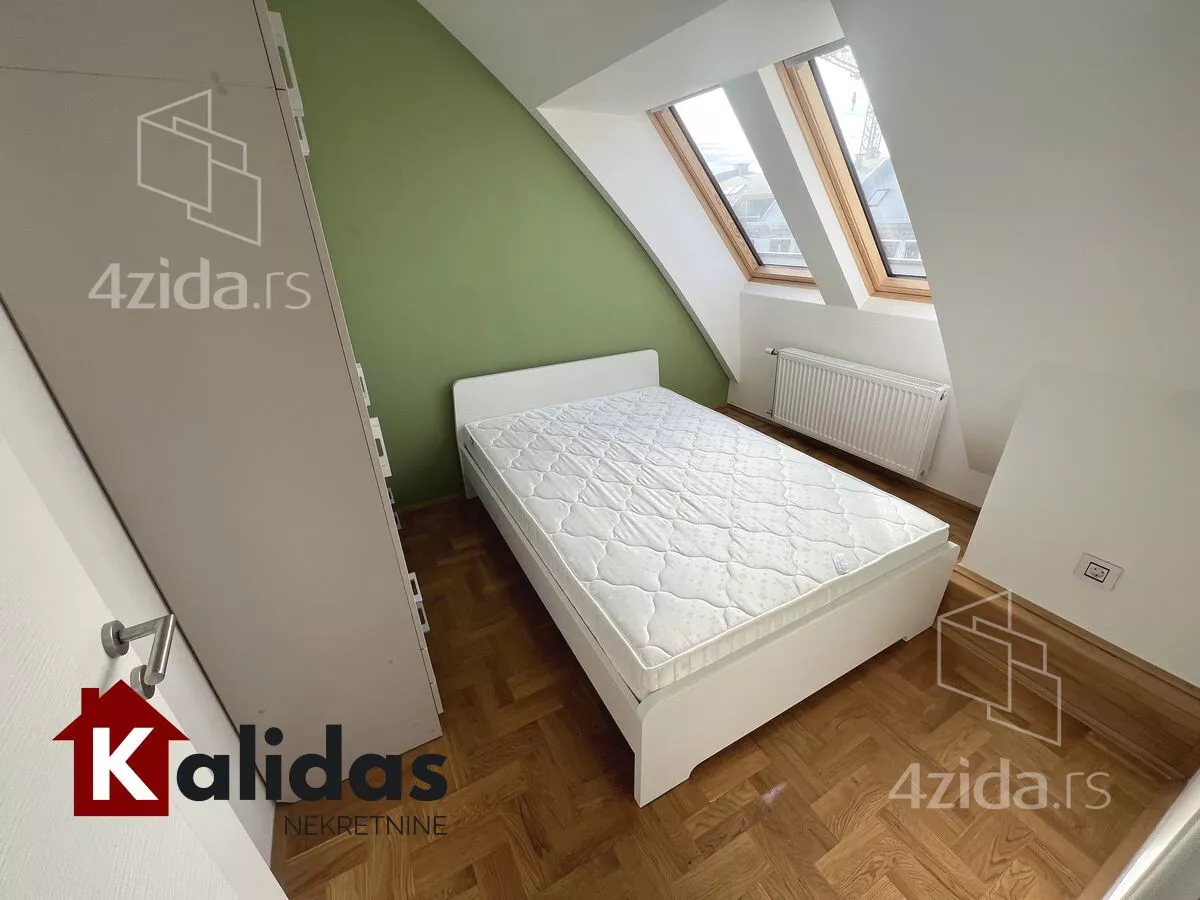 Šestosoban stan | 4zida