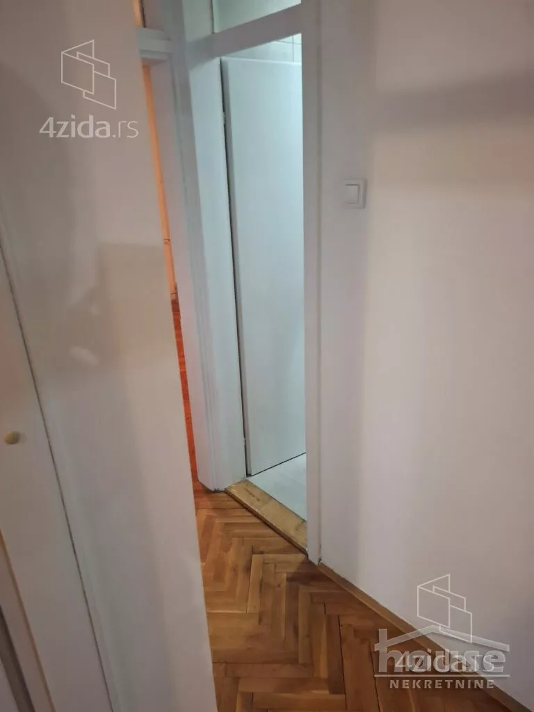 Četvoroiposoban stan | 4zida