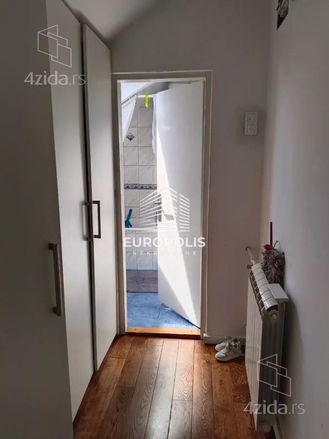 Šestosoban stan | 4zida
