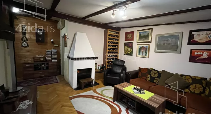 Šestosoban stan | 4zida