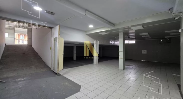 Poslovna zgrada | 4zida