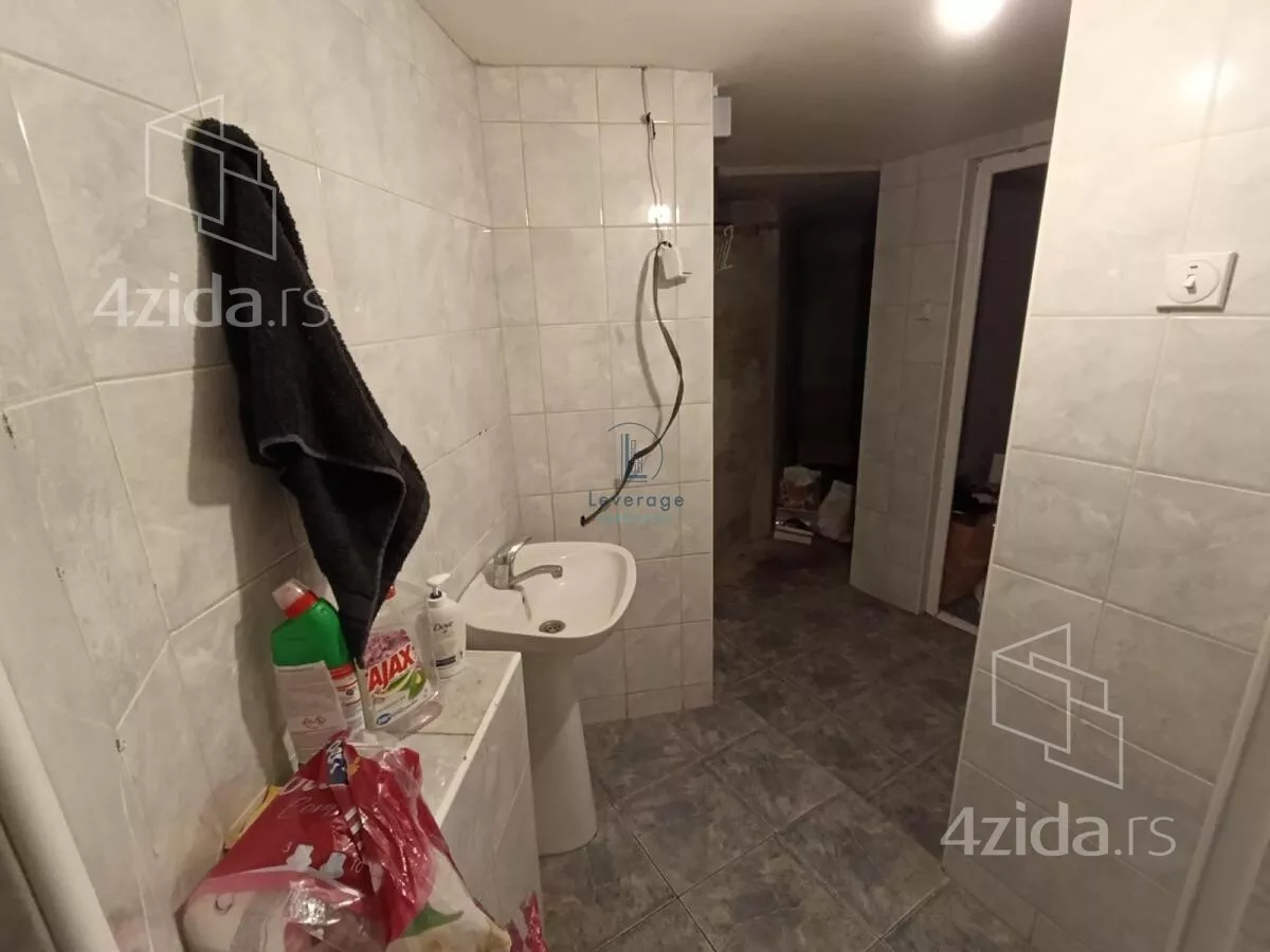 Lokal | 4zida