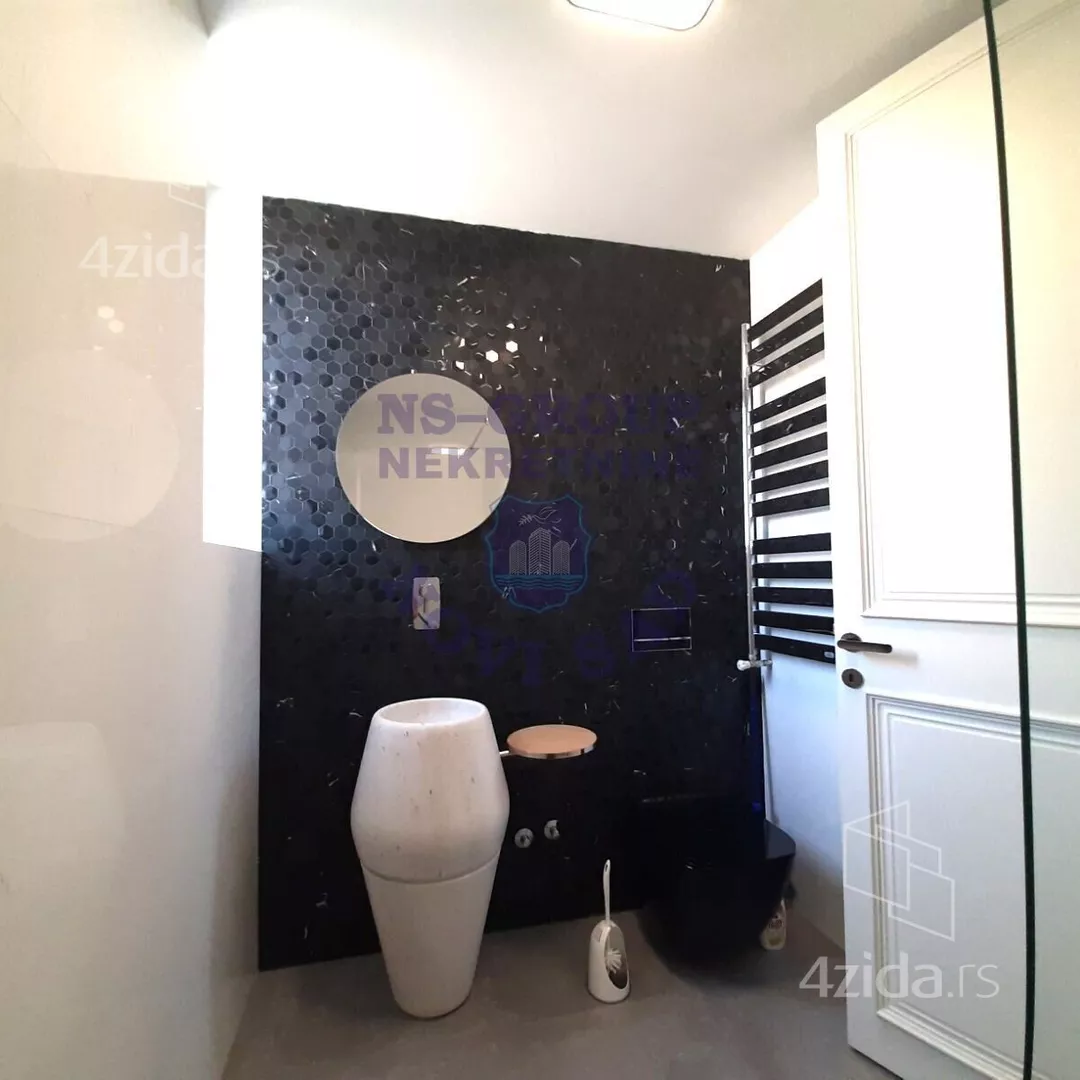 Petosoban stan | 4zida