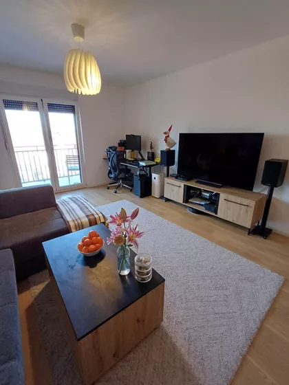 Stevice Jovanovića 25 | 4zida.rs