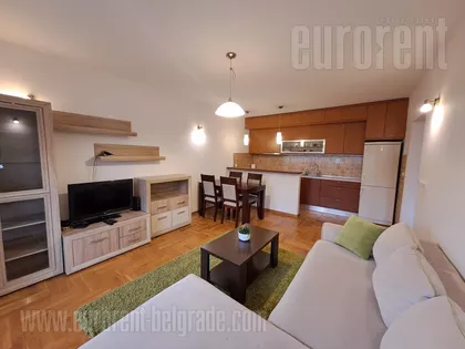 DEDINJE BELI DVOR | 4zida.rs