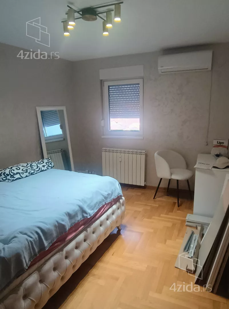 Šestosoban stan | 4zida