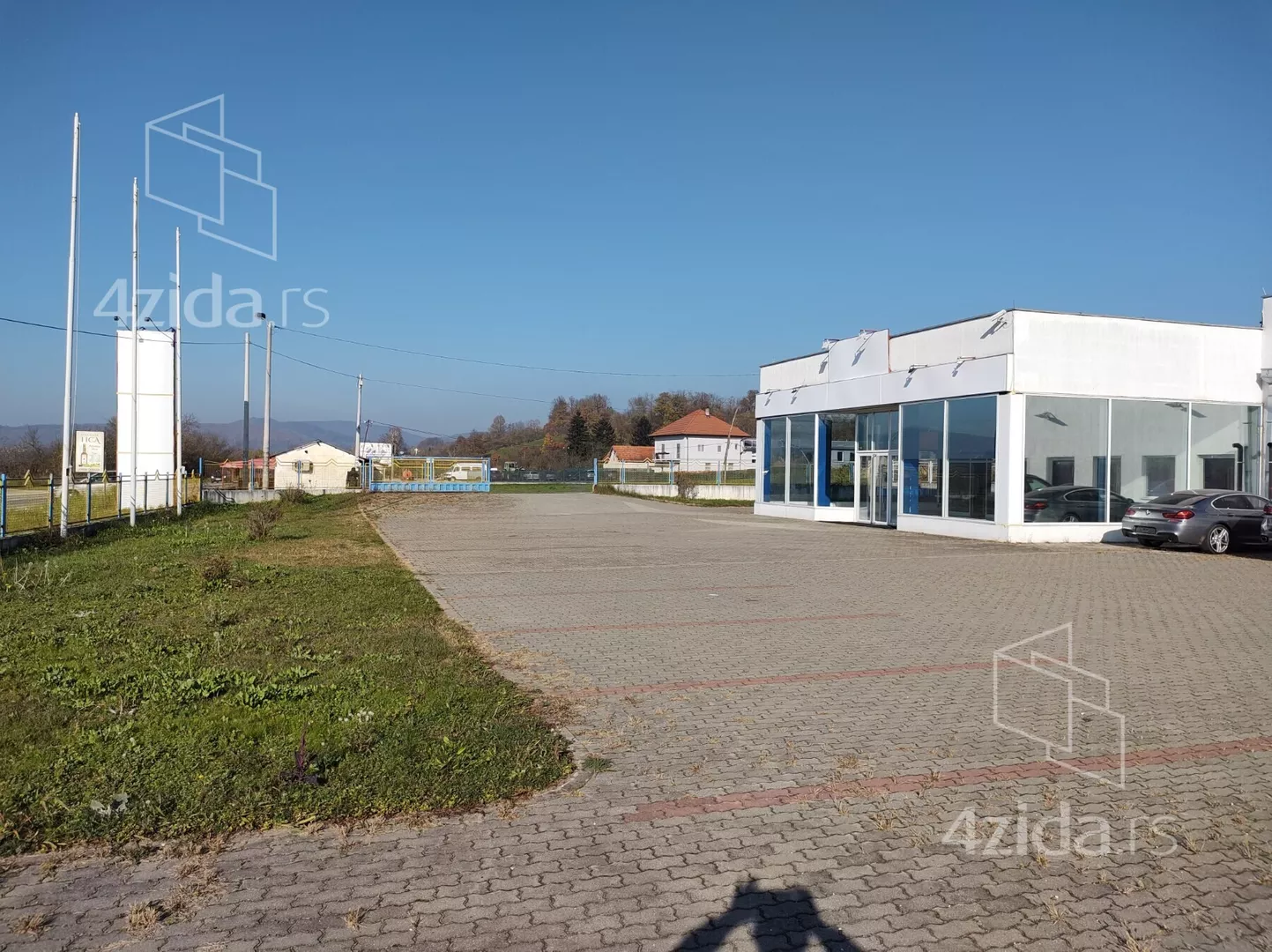 Poslovna zgrada | 4zida