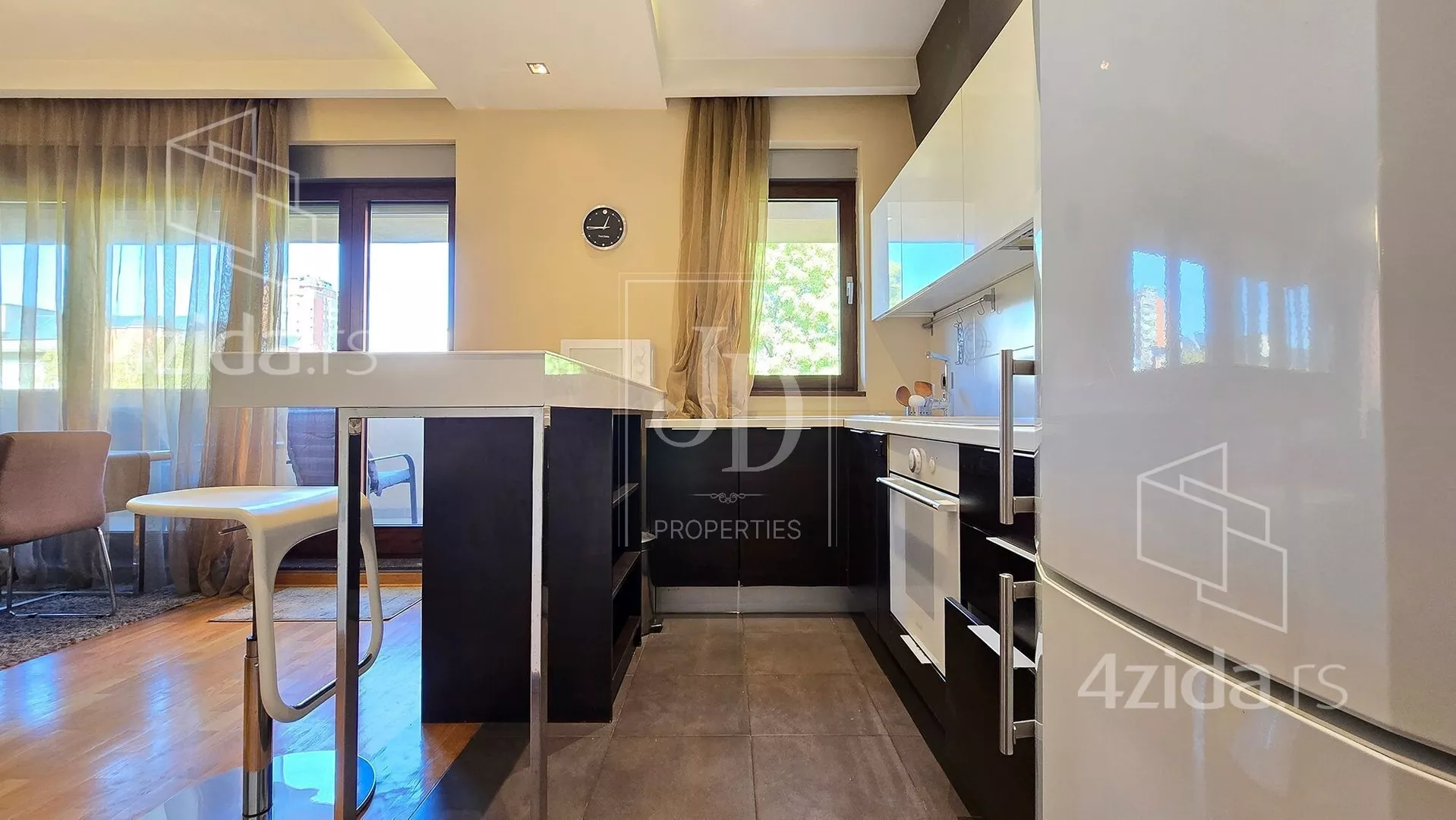 Petosoban stan | 4zida