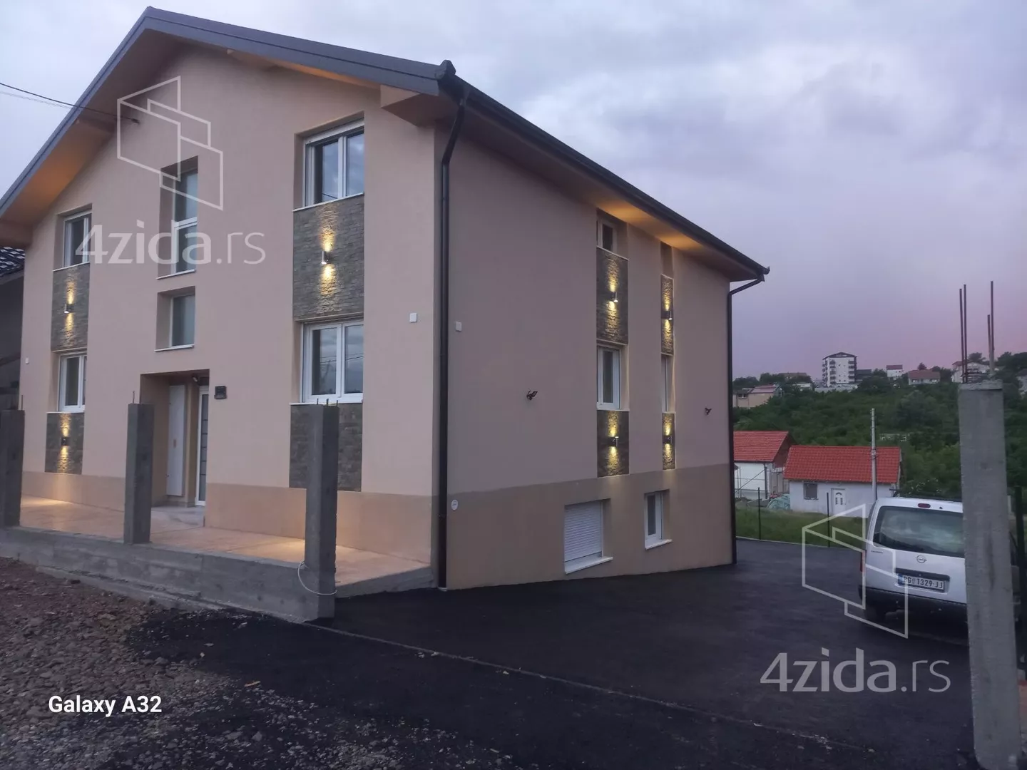 Troiposoban stan | 4zida
