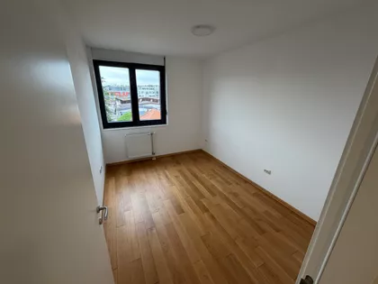 Karađorđeva 32 | 4zida.rs