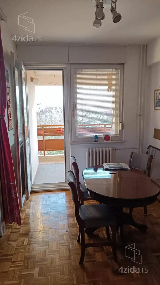 Troiposoban stan | 4zida