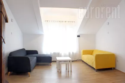 KOSANČIĆEV VENAC | 4zida.rs