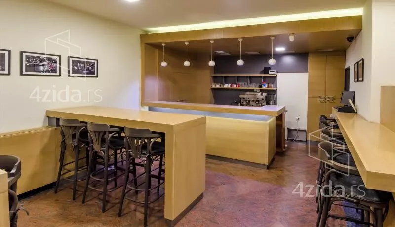 Poslovni prostor | 4zida