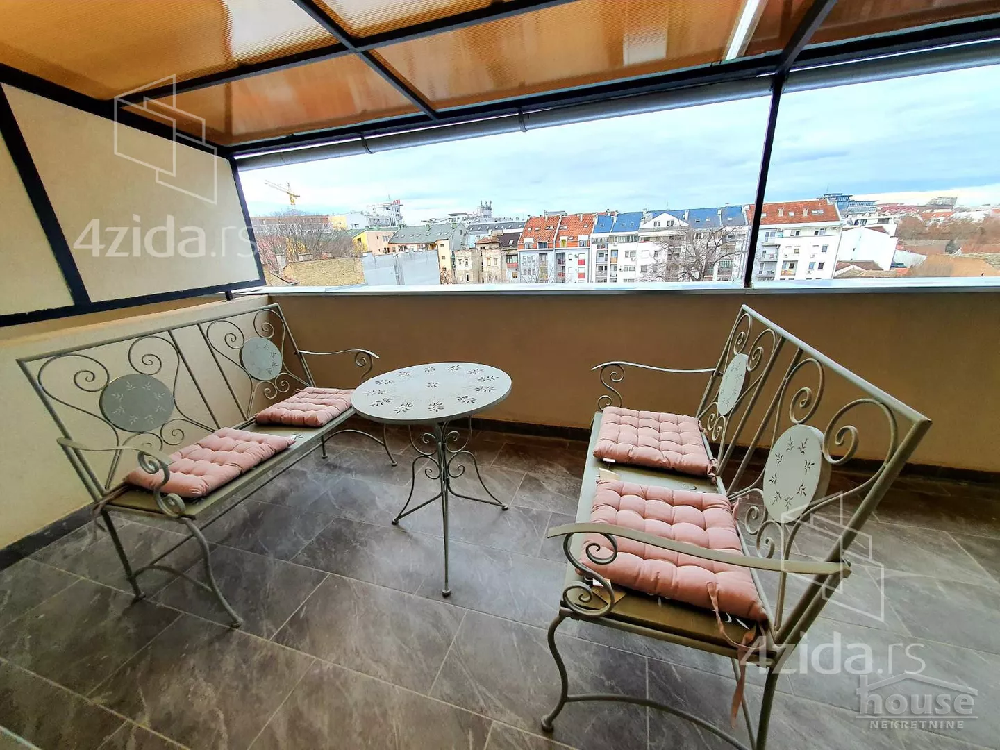 Jednoiposoban stan | 4zida