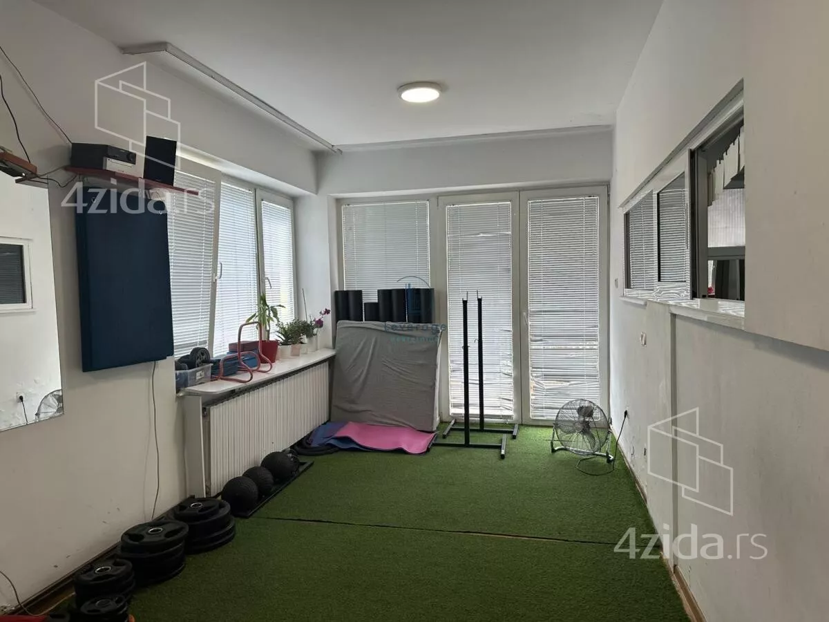 Poslovni prostor | 4zida