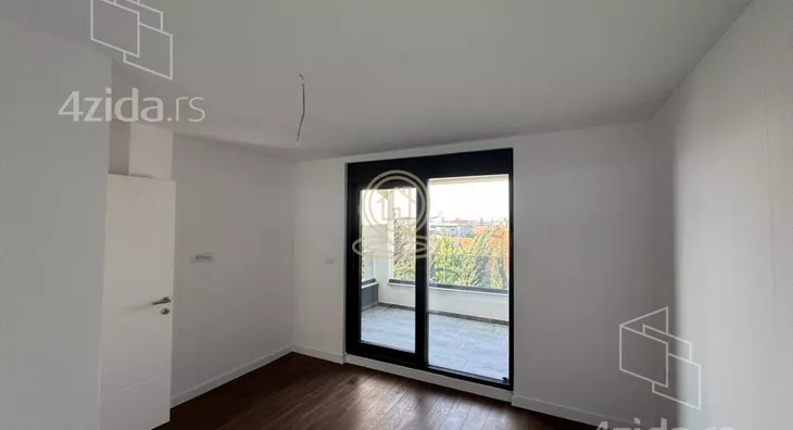 Šestosoban stan | 4zida