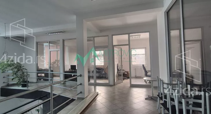 Poslovni prostor | 4zida
