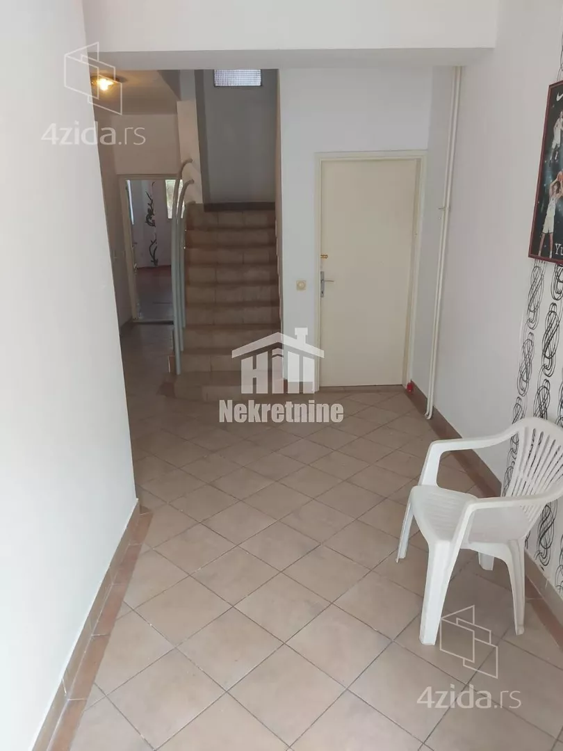 5-etažna kuća | 4zida