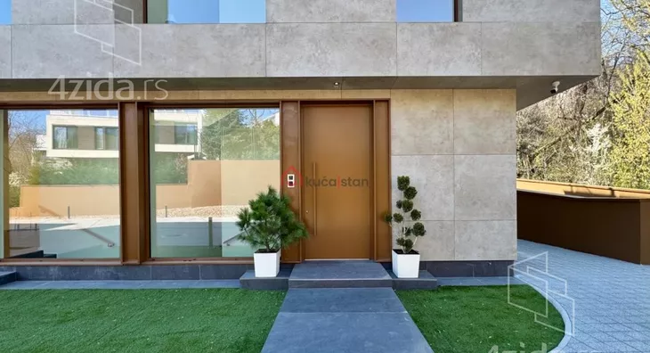 Petosoban stan | 4zida