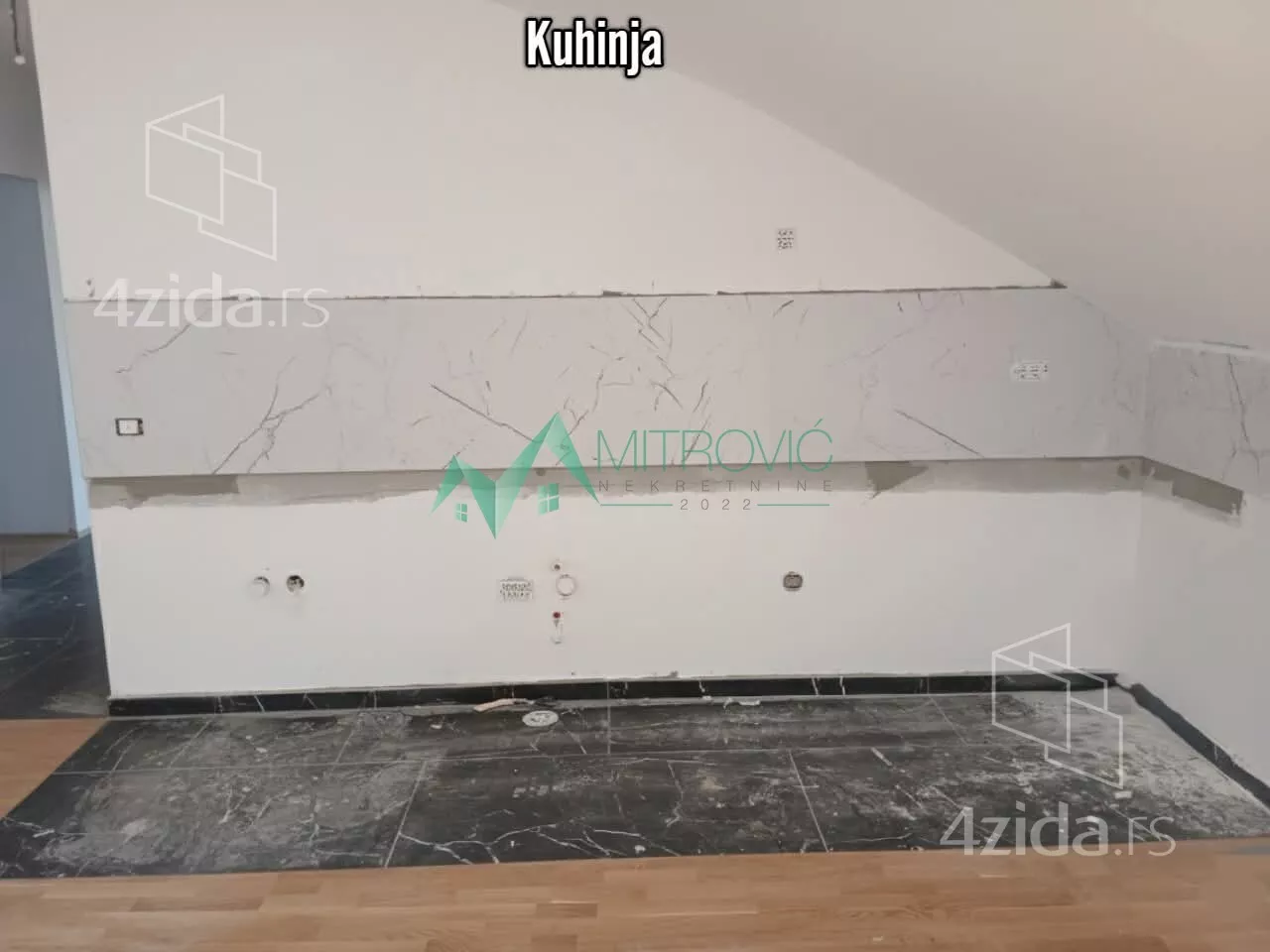 Četvoroiposoban stan | 4zida