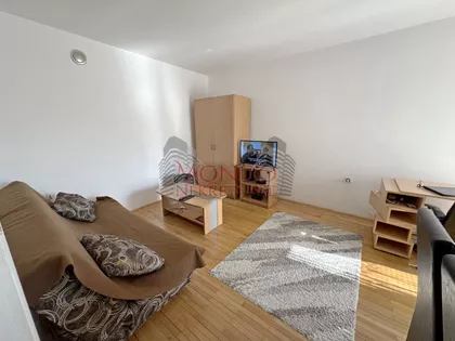 Ekonomski/Pravni Fakultet | 4zida.rs