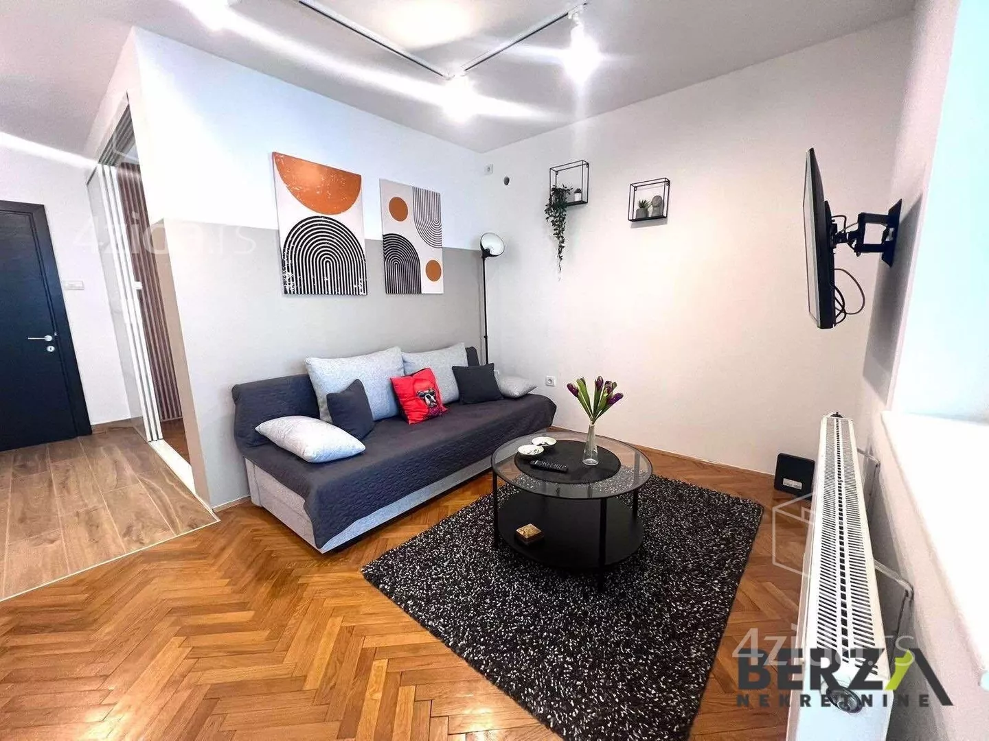 Jednoiposoban stan | 4zida