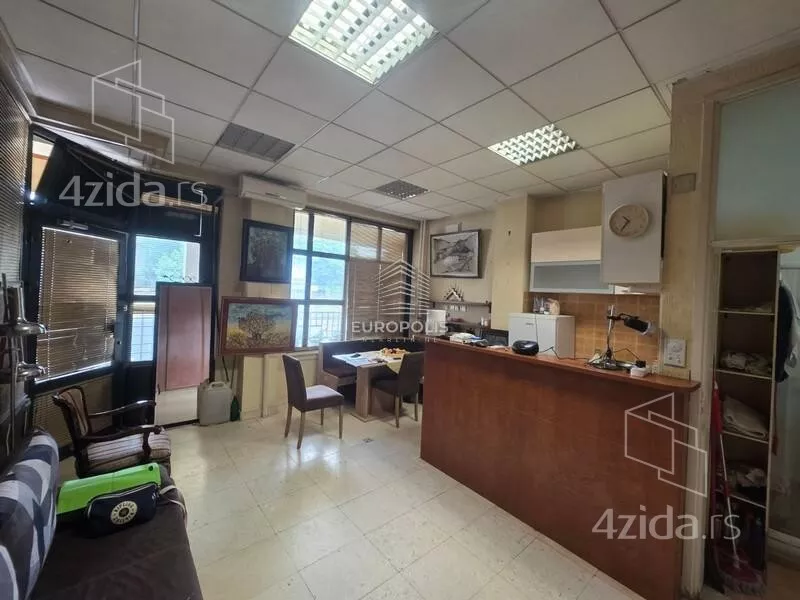 Lokal | 4zida