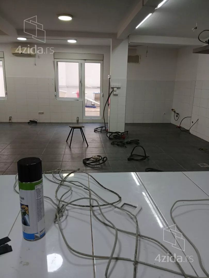 Poslovni prostor | 4zida