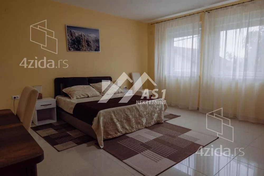 Četvoroiposoban stan | 4zida