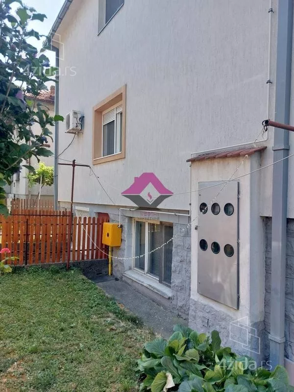 Petoiposoban stan | 4zida