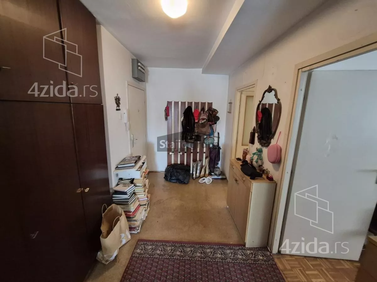 Troiposoban stan | 4zida