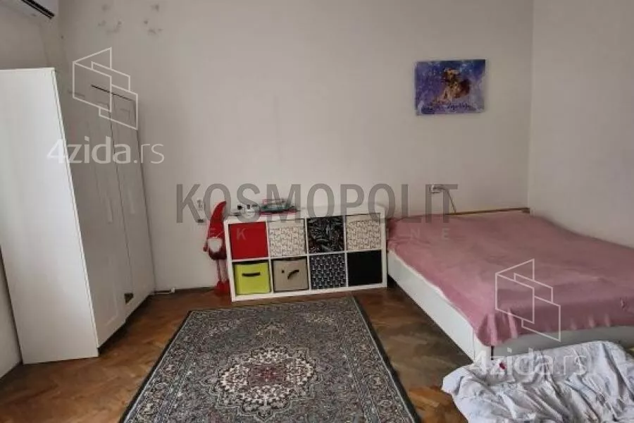 Četvoroiposoban stan | 4zida