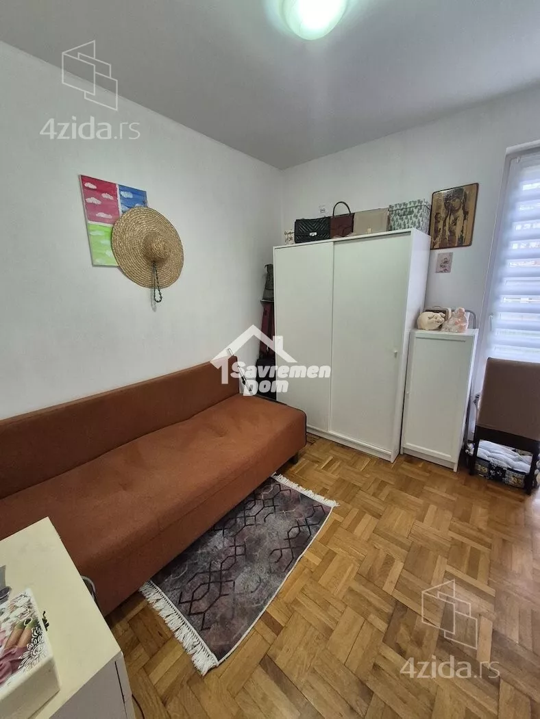 Šestosoban stan | 4zida